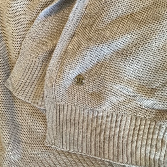 LULULEMON - Picture 4 of 4